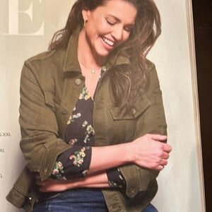 Never worn Cabi sample size large, ovation top